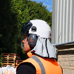 Jsp_neck_cape_evo_safeguru_03.webp