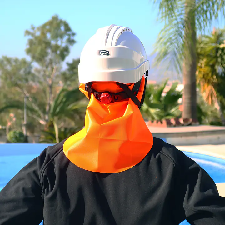 Climax_neck_cover_safeguru_02.webp