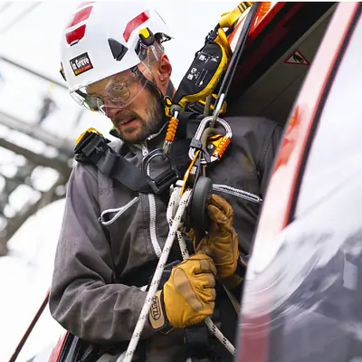 Mosquetón Petzl OK TRIACT-LOCK secondary image