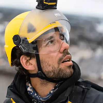 Casco Petzl Vertex Amarillo secondary image