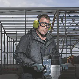 9143266_i-guard_plus_21_ACTION_01_safeguru_nb.png