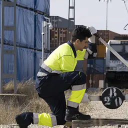 Beework_jude_yellow-navy_safeguru_02.png