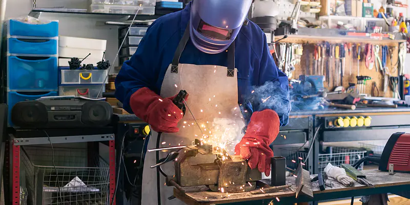 Ropa ignífuga y antiestática: máxima protección laboral